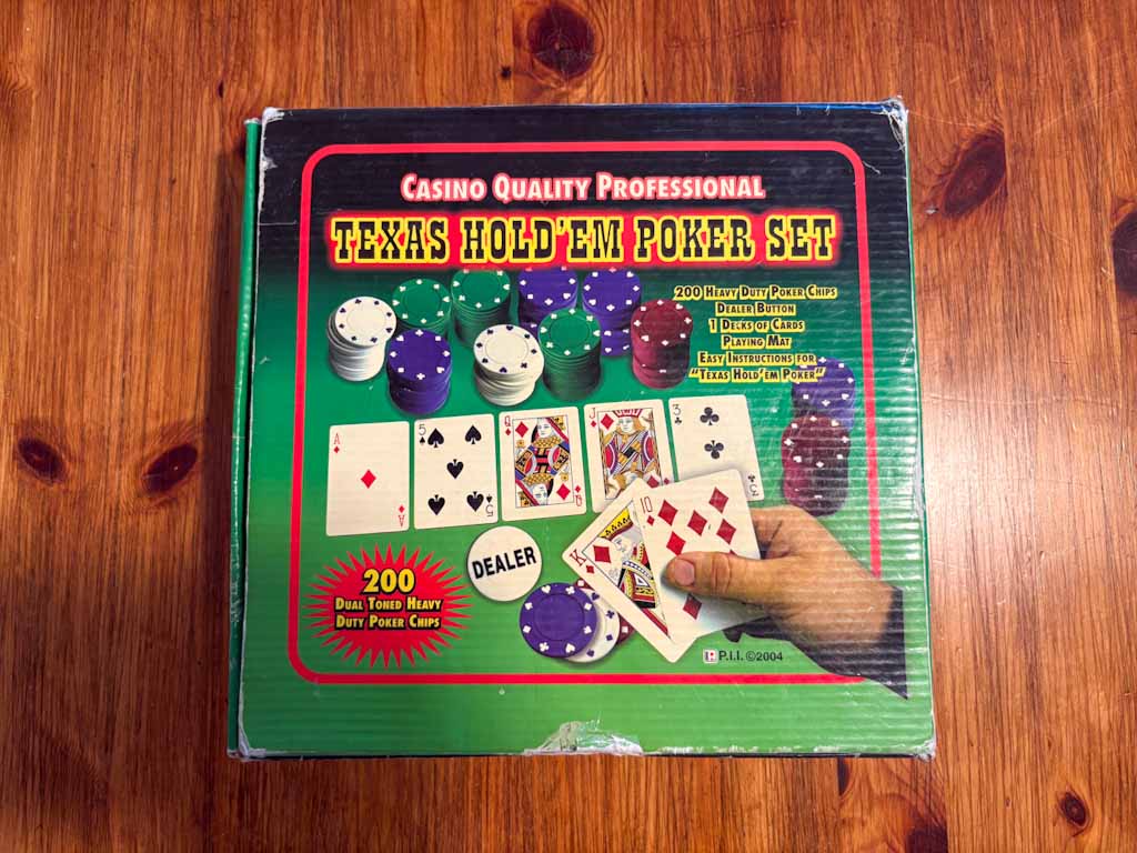 Set de póker Texas Hold’em con fichas, cartas y caja original