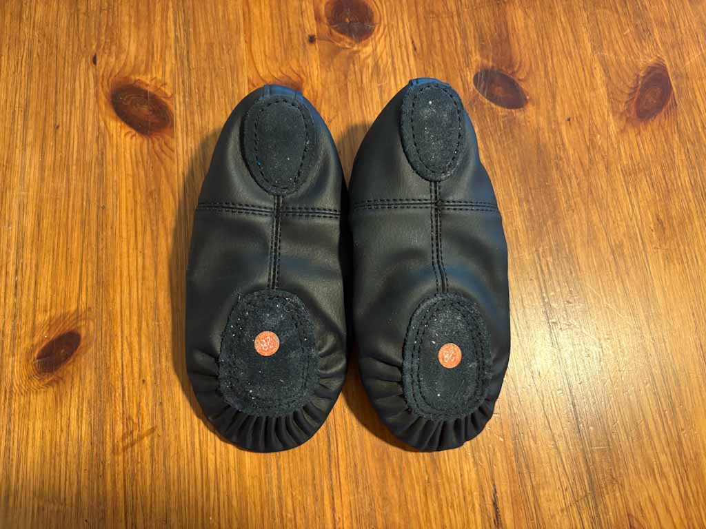 Zapatillas de ballet negras talla 28 – elásticas cruzadas y suela partida