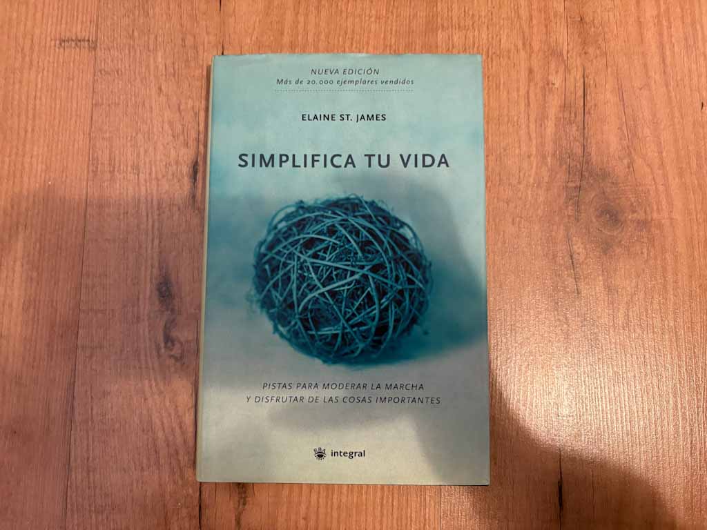 Lot 3 books: Toxic People, Kama-Sutra, Simplify your life