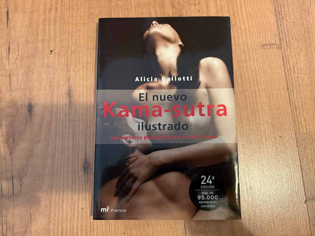 Lot 3 books: Toxic People, Kama-Sutra, Simplify your life