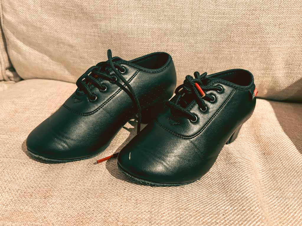 Zapatos flamenco infantiles unisex – Talla 28 – Nuevos
