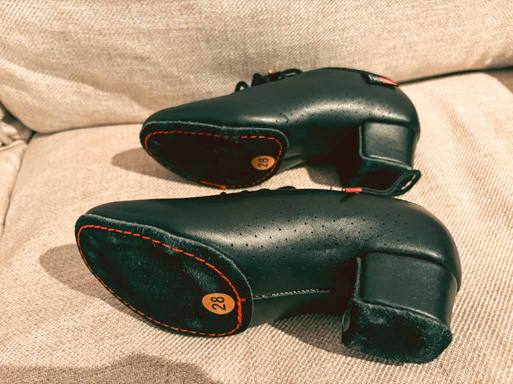 Zapatos flamenco infantiles unisex – Talla 28 – Nuevos