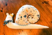 Caracol de tela hecho a mano — Decoración infantil o regalo tierno