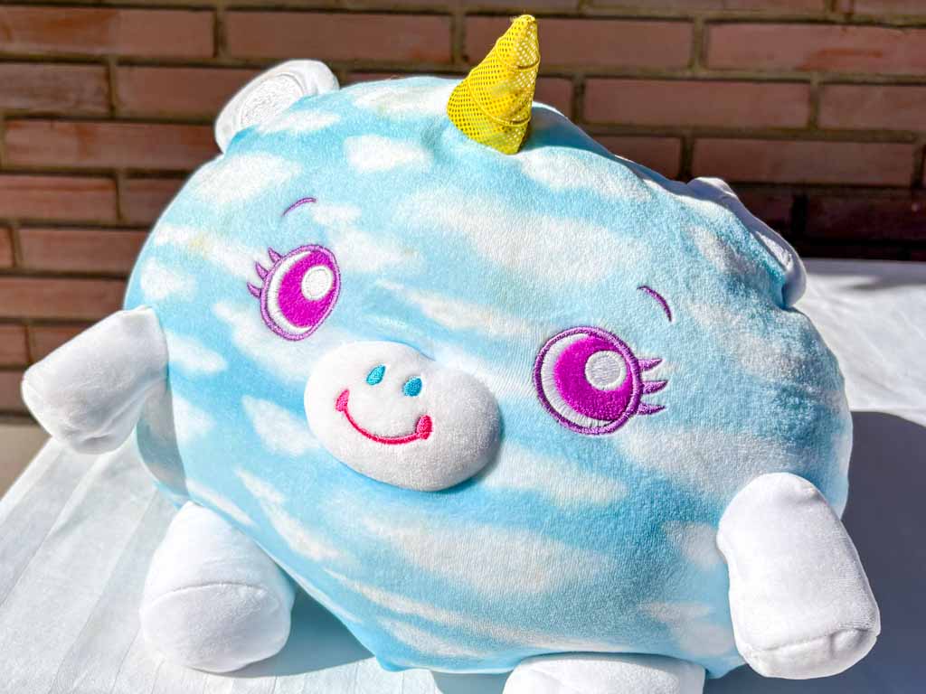 🦄 Peluche Unicornio Nube – Azul Celeste con Detalles Mágicos
