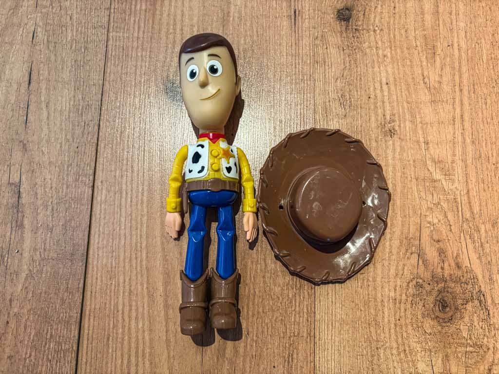 Muñeco Woody Toy Story con sombrero desmontable – Figura articulada 20 cm