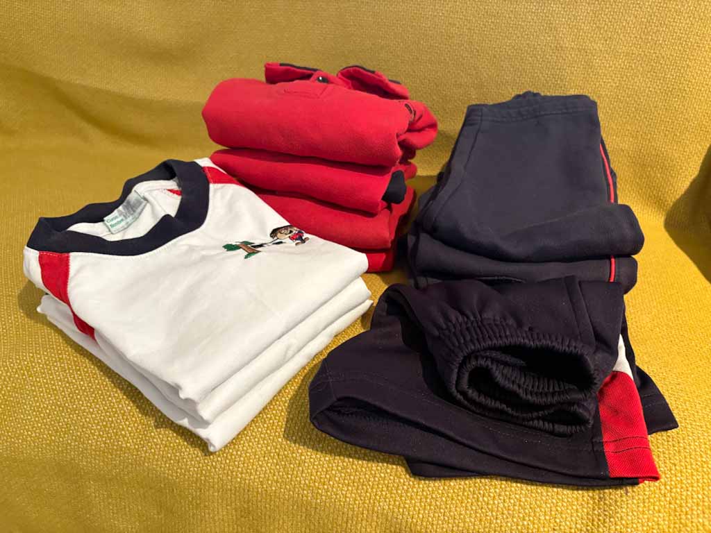 Pack 12 uniformes CIE | Talla 2 (jerseys, camisetas y pantalones)