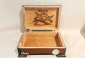 Caja humidificadora de puros cubanos Montecristo | Con higrómetro y cortapuros Cohiba