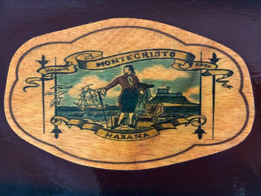 Caja humidificadora de puros cubanos Montecristo | Con higrómetro y cortapuros Cohiba