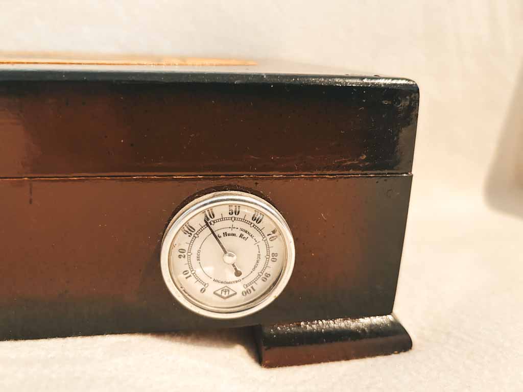 Caja humidificadora de puros cubanos Montecristo | Con higrómetro y cortapuros Cohiba