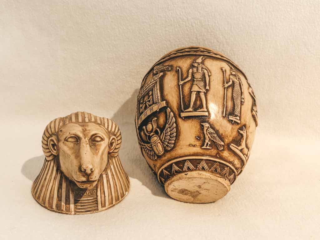 Bote canopo egipcio decorativo | Réplica antigua comprada en El Cairo | 23 cm alto