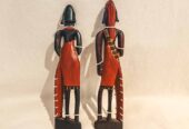 Pareja de figuras africanas talladas a mano – 32 cm de altura